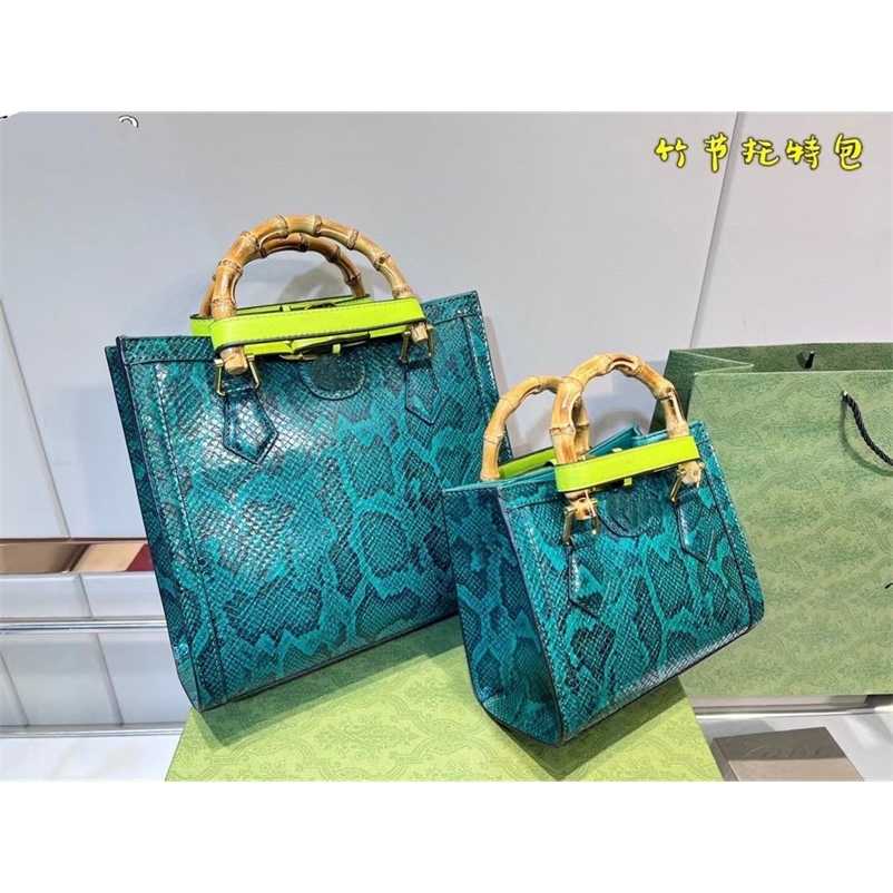

2022 new bamboo bag snake pattern Single Shoulder Messenger Bag Tote Shopping leisure Himalayan white killer, Small gray