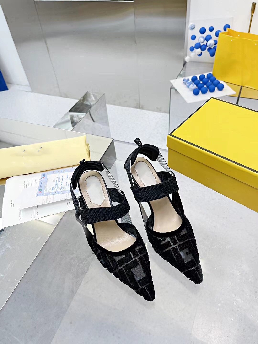 

Pointed Toe with Studs high heels Patent Leather rivets Sandal Women Studded Strappy Dress Shoes val high heel designer boots race sasual formal strap sparkle 0329, 06