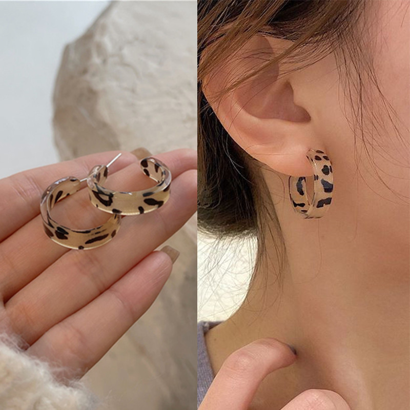 

Acrylic hoop earrings women fashion stud retro trend twist elegant ring 220716