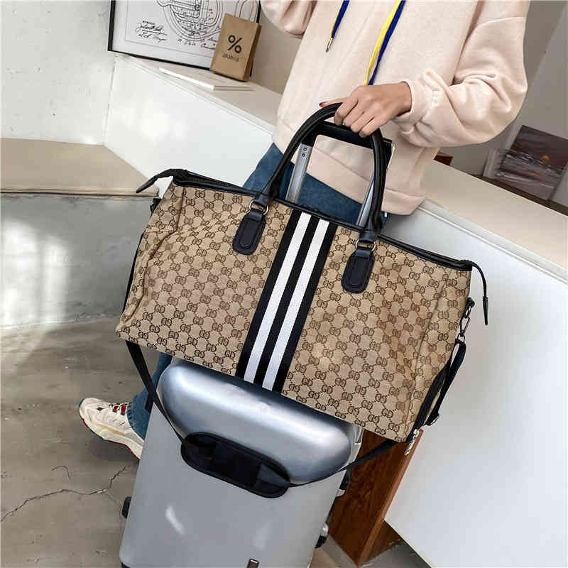 

Designer-Short distance light men's one shoulder business travel bag Oxford cloth women's portable boarding hidden flower sports fitness Pur, Black