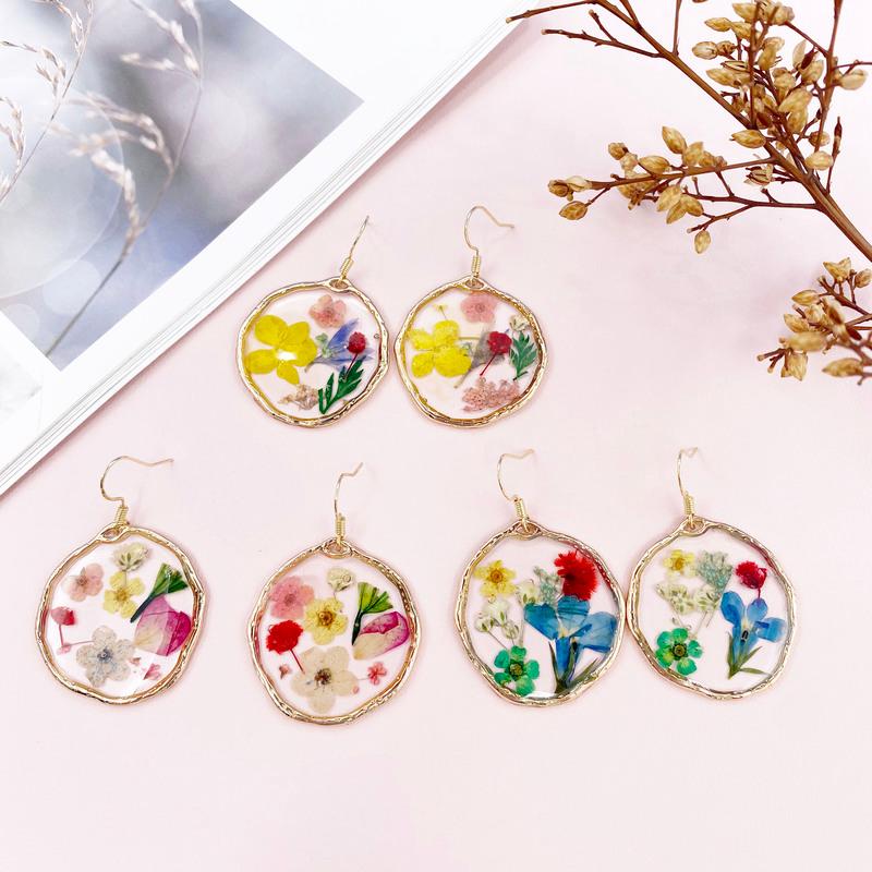 

Dangle & Chandelier Minar Sweet Multi Coloured Real Dye Flowers Drop Earrings For Women Round Clear Resin Bohemian Holiday JewelryDangle