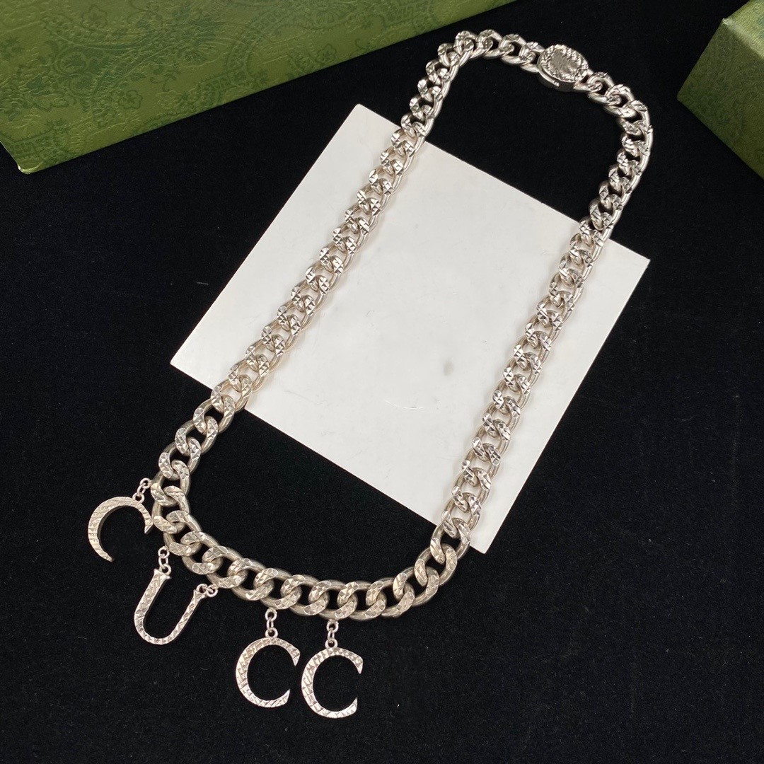 

2022 Classic Retro Letter Necklace Men and Women Heavy Industry Personality Tassel Clavicle Chain Bracelet Set High Quality Fast Delivery