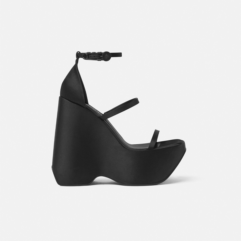 Sandals Chaussures de robe de mode d'été pour femmes Plateforme de coin de chaîne pour femmes