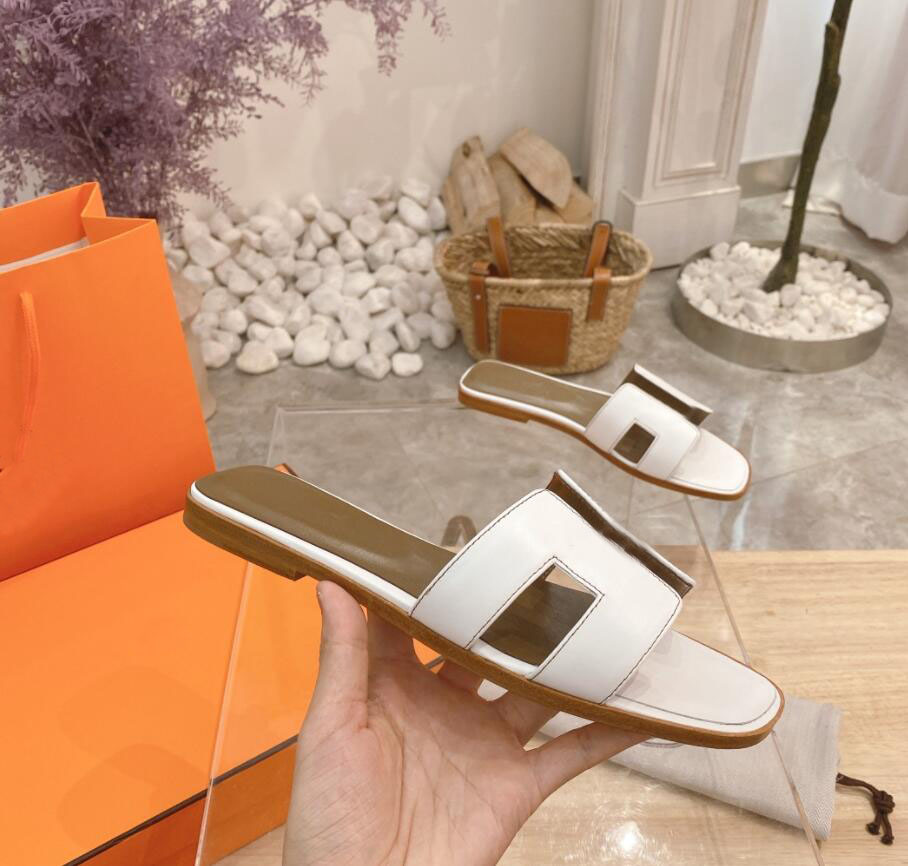Oran Sandals Femmes Slipper Lady Sandal Bage Slides Summer Sexy Sexy Real Leather Platform Flats Chaussures Extérieur Designer Luxury