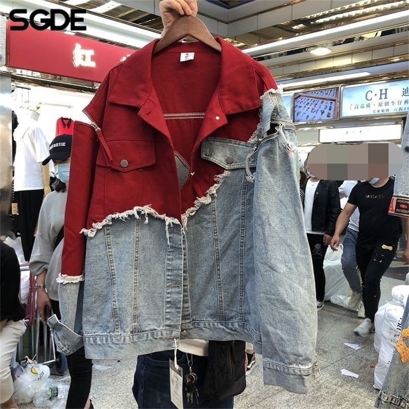 

Spring Korean Loose Contrast Color Stitching Fake Two BF Wind Broken Hole Rough Edge Denim Jacket Womens Fashion 220815, Red