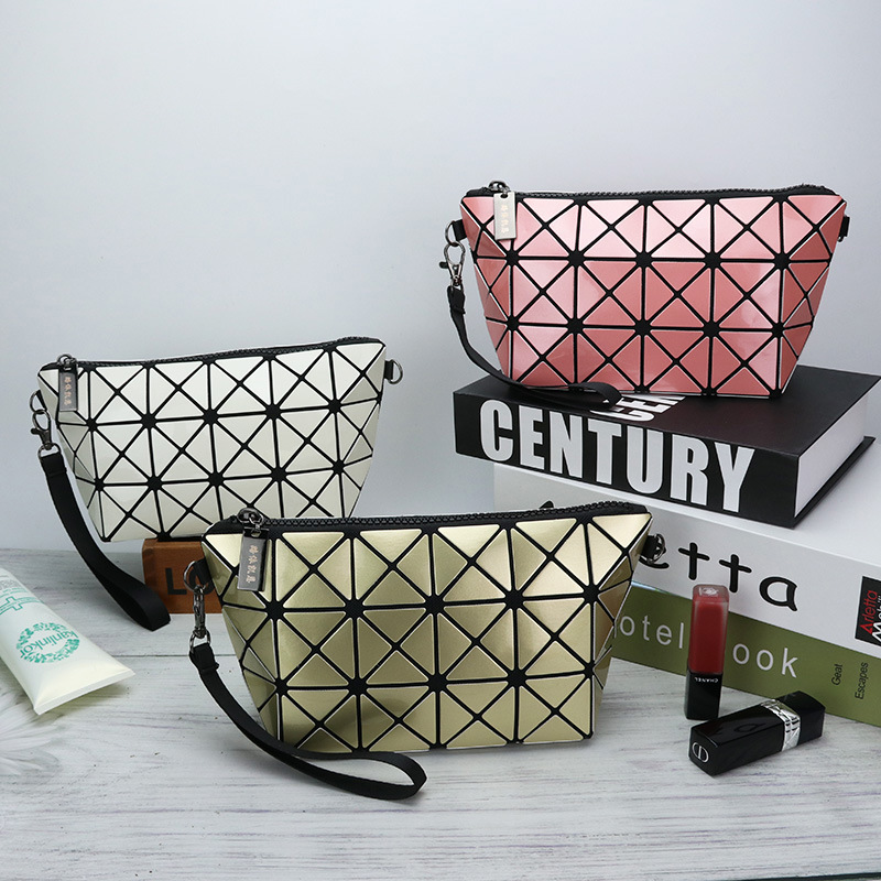 Sacs à cosmétiques géométriques sac de maquillage rhombique de mode pour les femmes petits sacs de téléphone d'embrayage à glissière de luxe