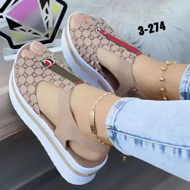 

2022 Summer New Luxury Designer Ladies Sandals Sexy Classic Casual Flats Buckle Ladies Fashion Beach Shoes Plus Size 36-43, Black