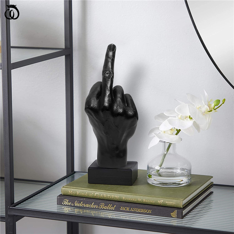 

Middle Finger Art Sculpture Personalized Gesture Model Statue Hand Ornament Desktop Figurines Resin Craft Home Decor Accessories 220629
