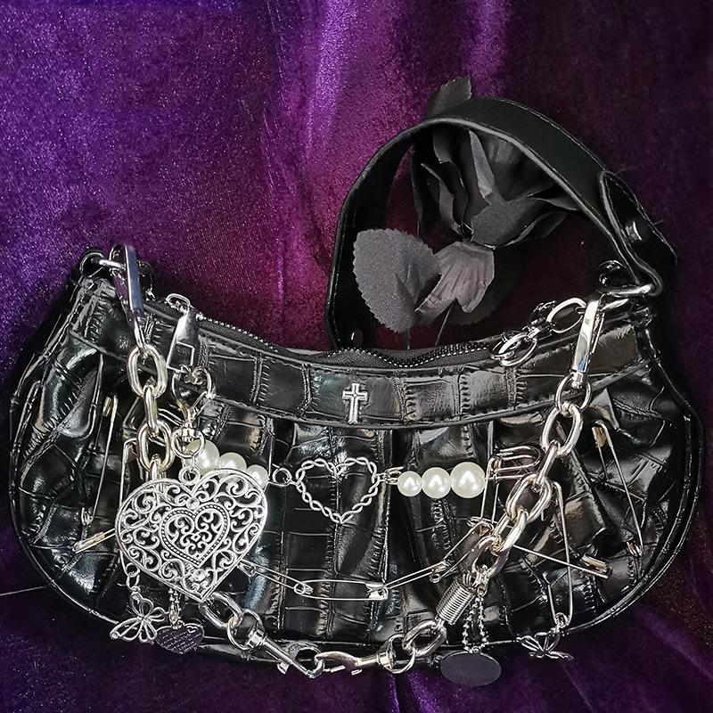 

Evening Bags Harajuku Gothic Shoulder Bag Women 2022 Vintage Cross Clip Pearl Chain Punk Pleated Dumplings Handbag Y2K Woman Shopper BagEven, White
