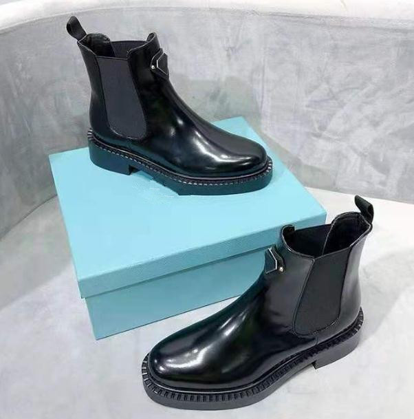 

Designer triangle standard Martin ankle boots women's short boot Retro fashion all-match leather stitching new black ladies Chelsea boots