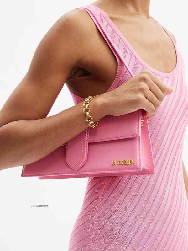 

Jacquemsbag purchase of Barbie powder lebambinolong Single Shoulder Messenger small square bag flip handbag, Camel