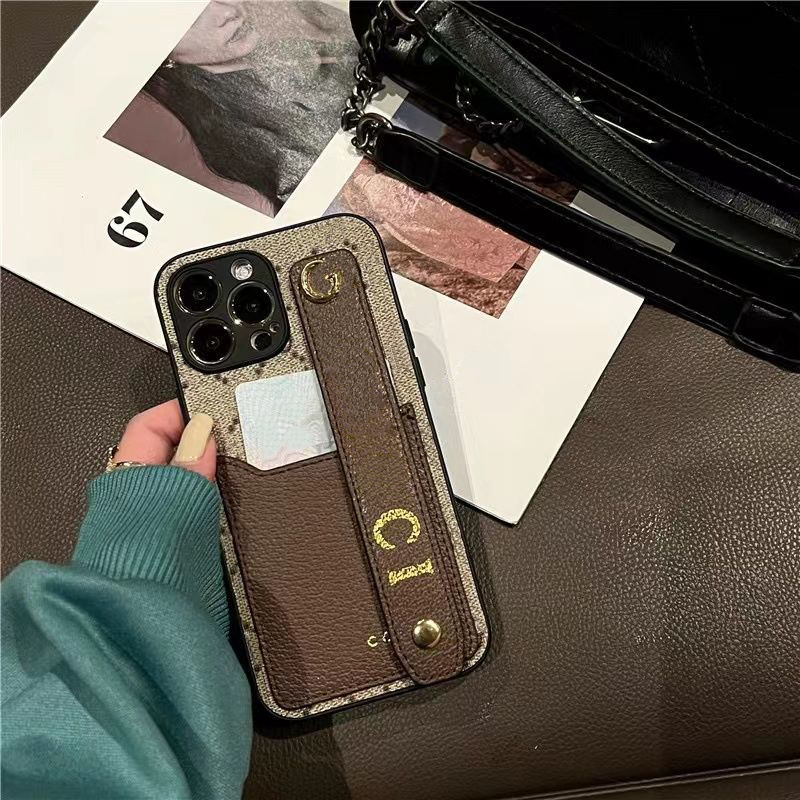 

Luxurys designers Phone Cases for iPhone case 11 11pro 11promax 12 12Pro 12promax 13 13pro 13promax High grade Luxury trendy card insert wristband good, Brown + lanyard