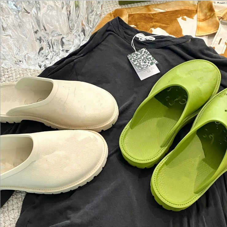 

Desiner Lazy Slippers Hotle Sandals Women Slides Flip Flops Thick Bottom Beach Rubber Indoor Outdoor Show Style Warm Fox Fur, Thin soled