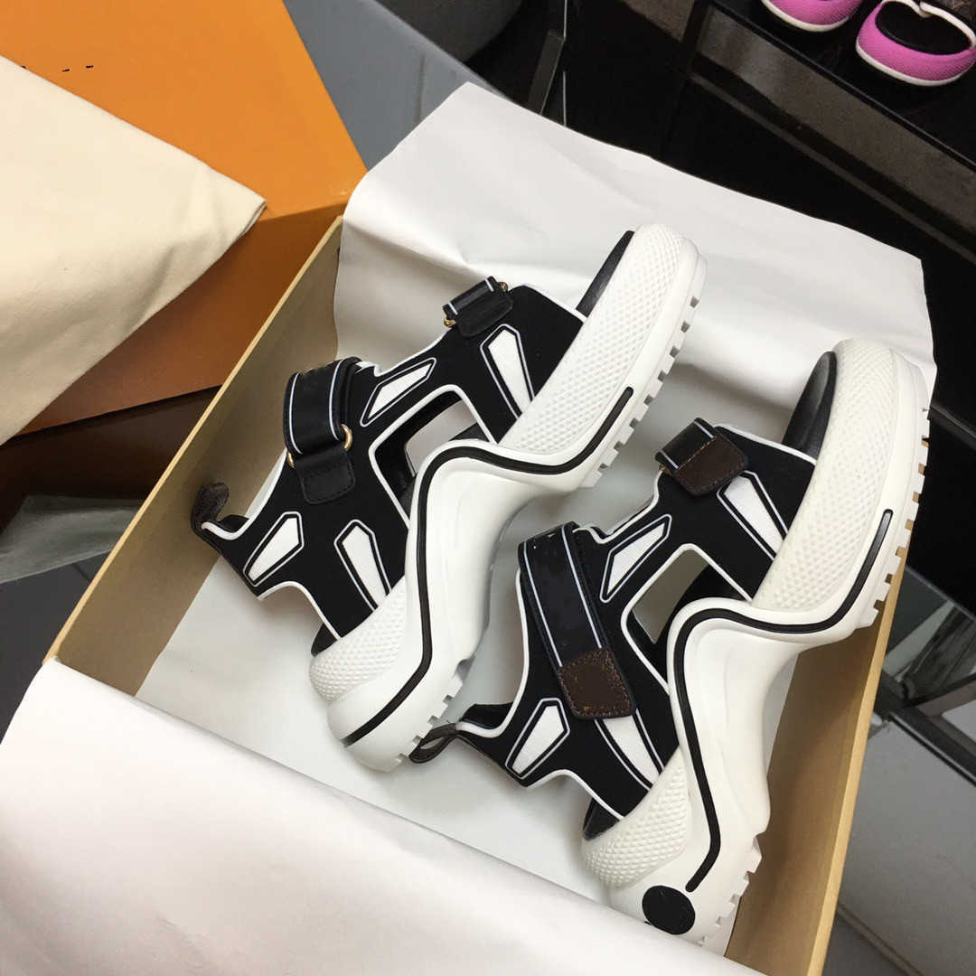 

In early spring 2022 the real leather plaid Hook & Loop platform sandal is available sizes 35-40, Black