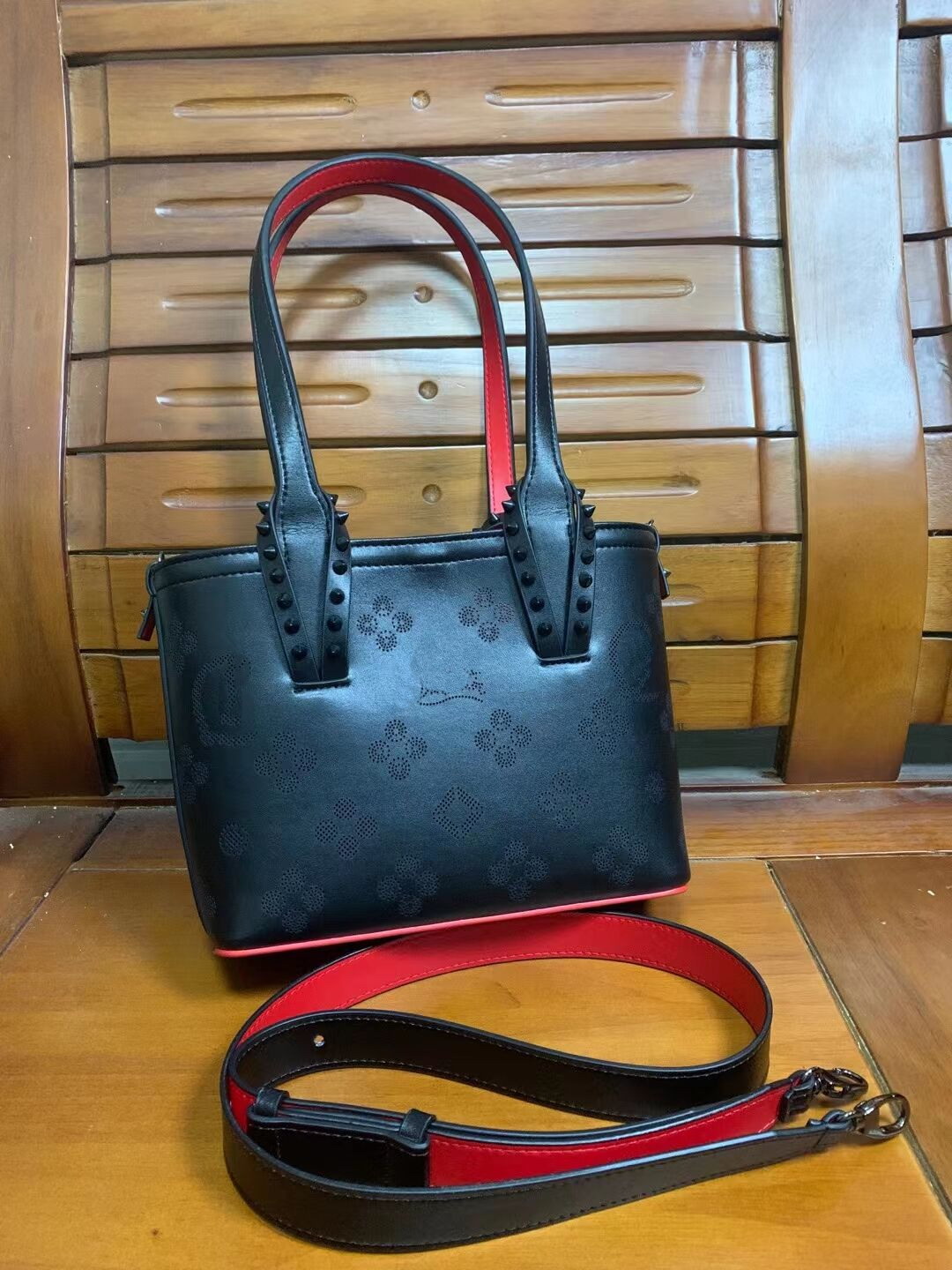 

Luxury Women rivet bag red color personalityhead embossed holding envelope shoulder head genuine leather purse designer handbags for shopping bags, 30.5*49*14cm