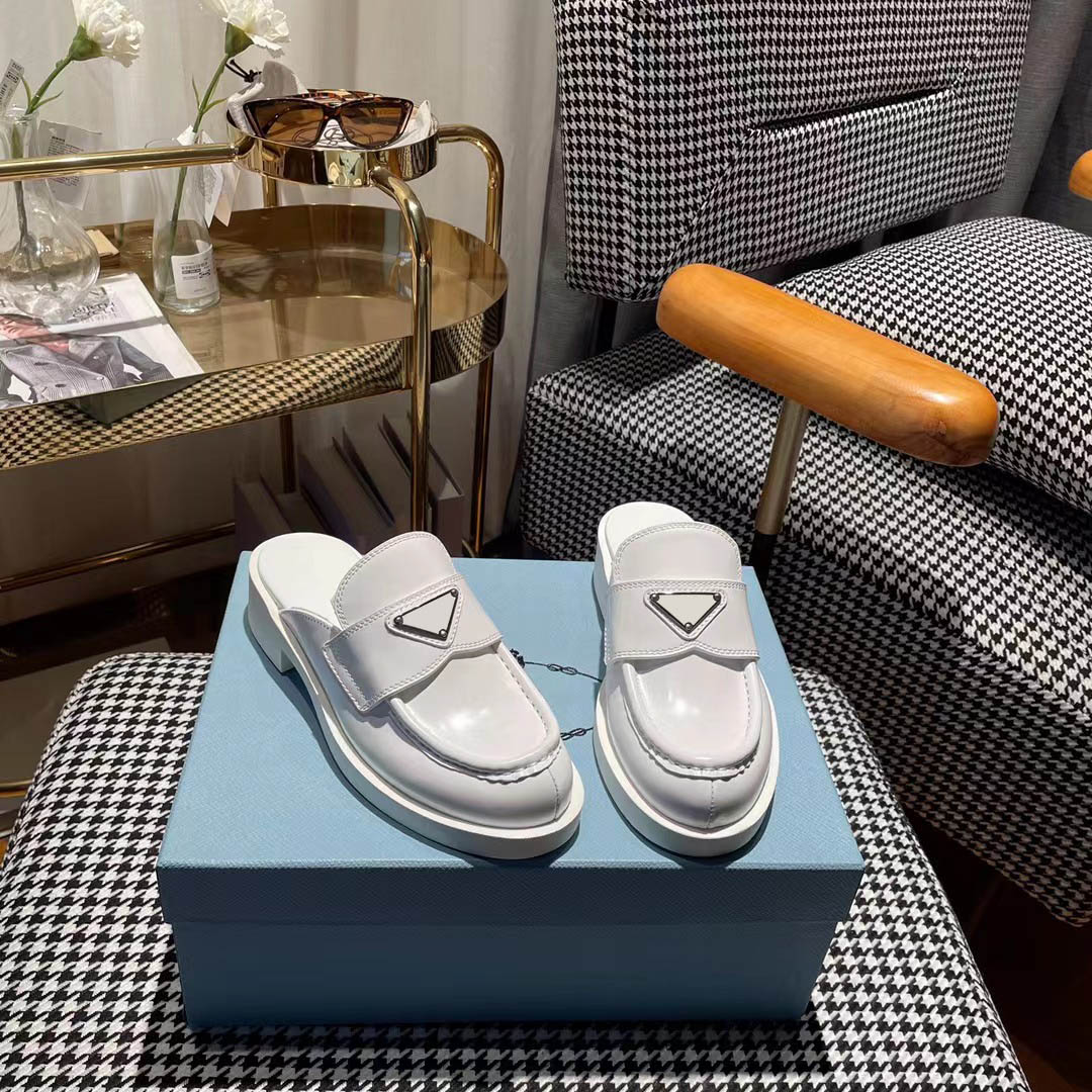 

2022 Top Quality Fashion Dress Shoes Designer Brand Triangle Black Leather Shoes Thick Bottom Patent Leather Matte Loafers Half Slippers With Original Box, White