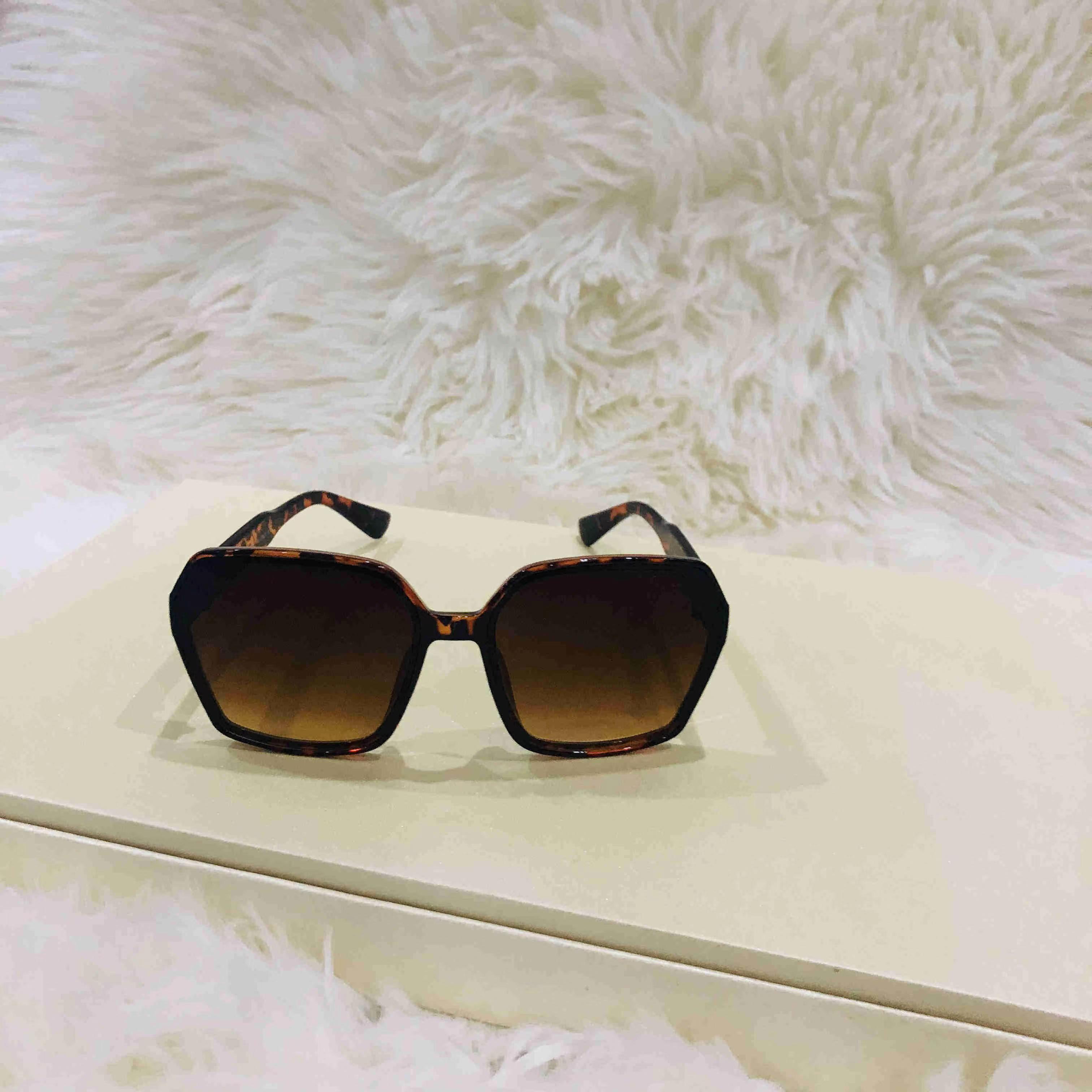 

Classic Luxury Sunglasses Polarized 2022 For Men Women Pilot Sun Glasses UV400 Eyewear Metal Frame