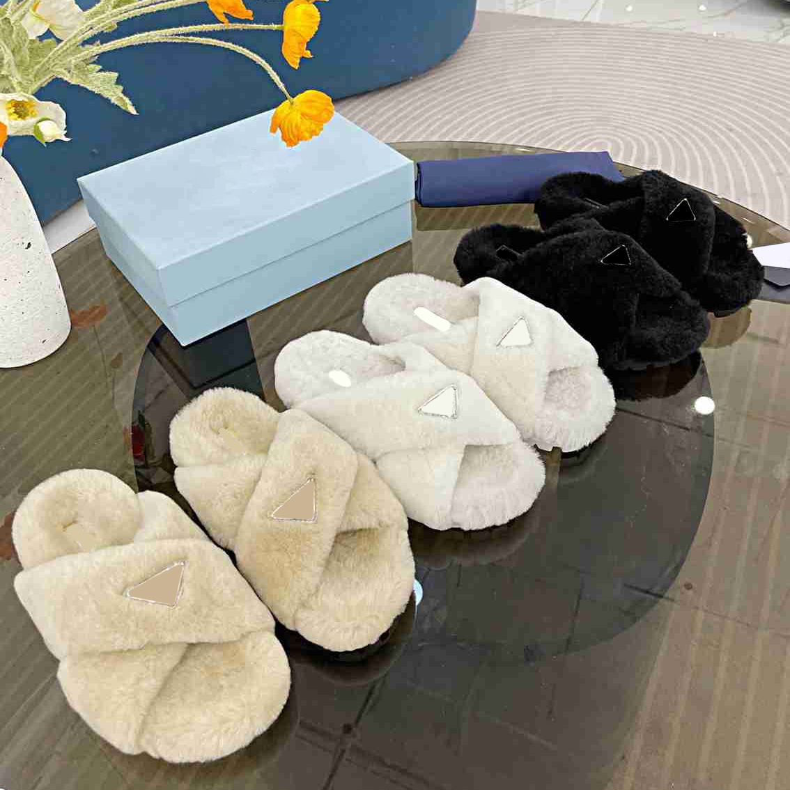 

Designer slippers womens sandals Freedom movement comfort Shearling sandals lining mules slider triangle Logo woman lady sophisticated allure slides 35-41
