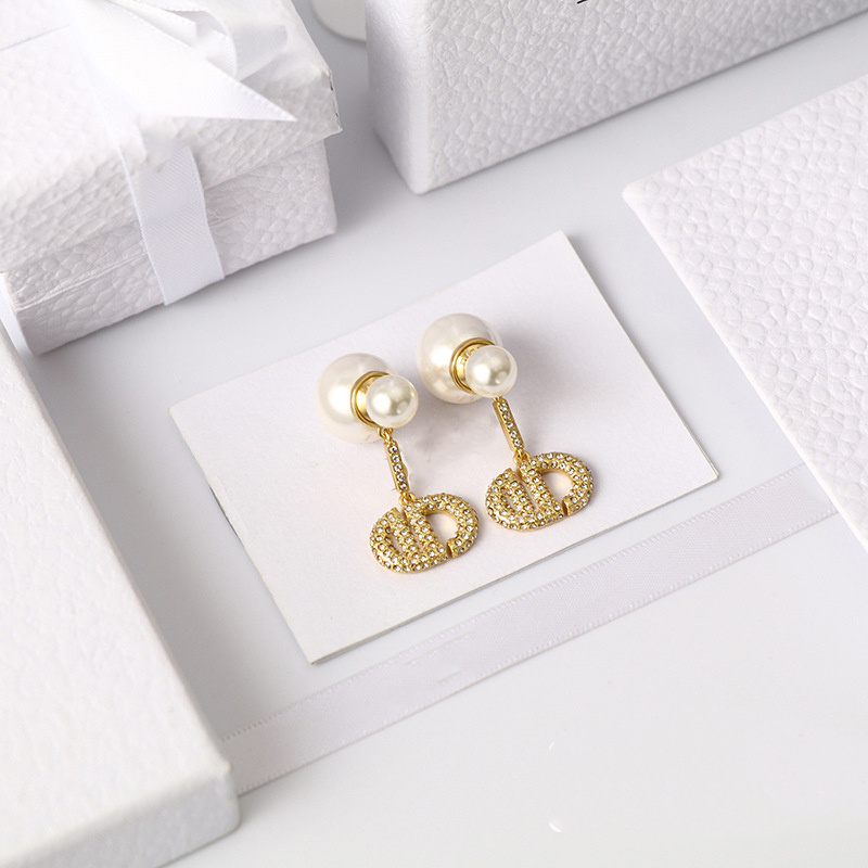 

D 2022 New Letter c Tassel Earrings Stud Women Pearl Internet Celebrity Pearl Earring Female Designer Jewelry 00DS