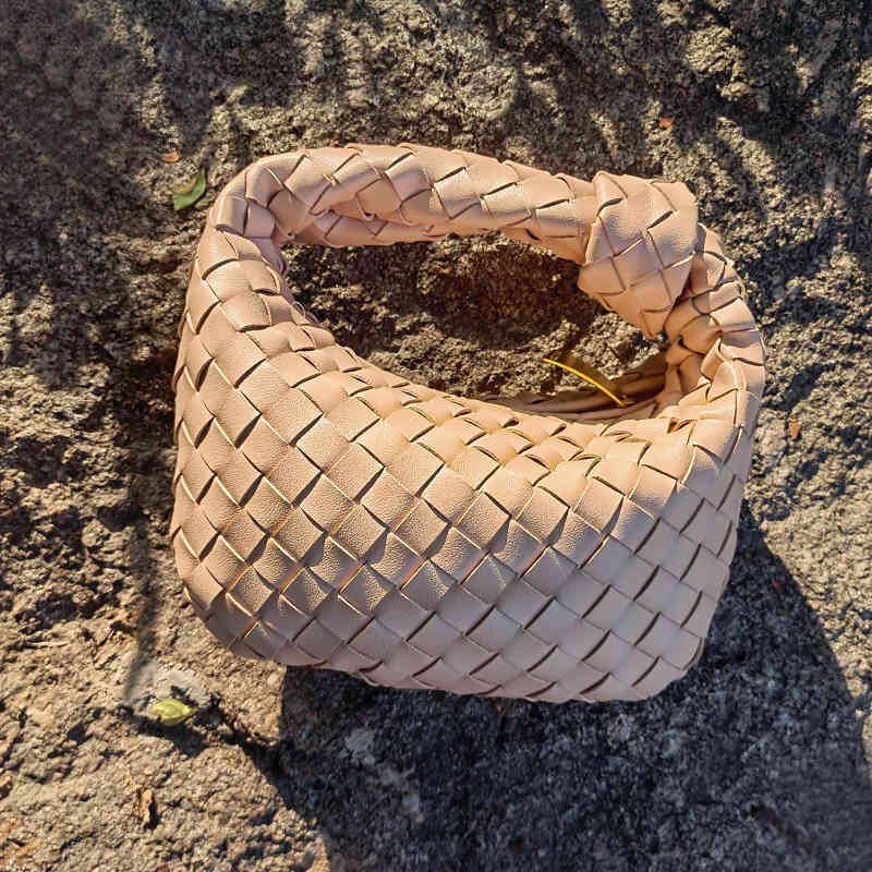 

bags Venetas BVs Bottegas Woven Female Cloud Fold 2022 Spring Minority Design bag Jodie Dumpling Bag Hand DTUU, Grass green