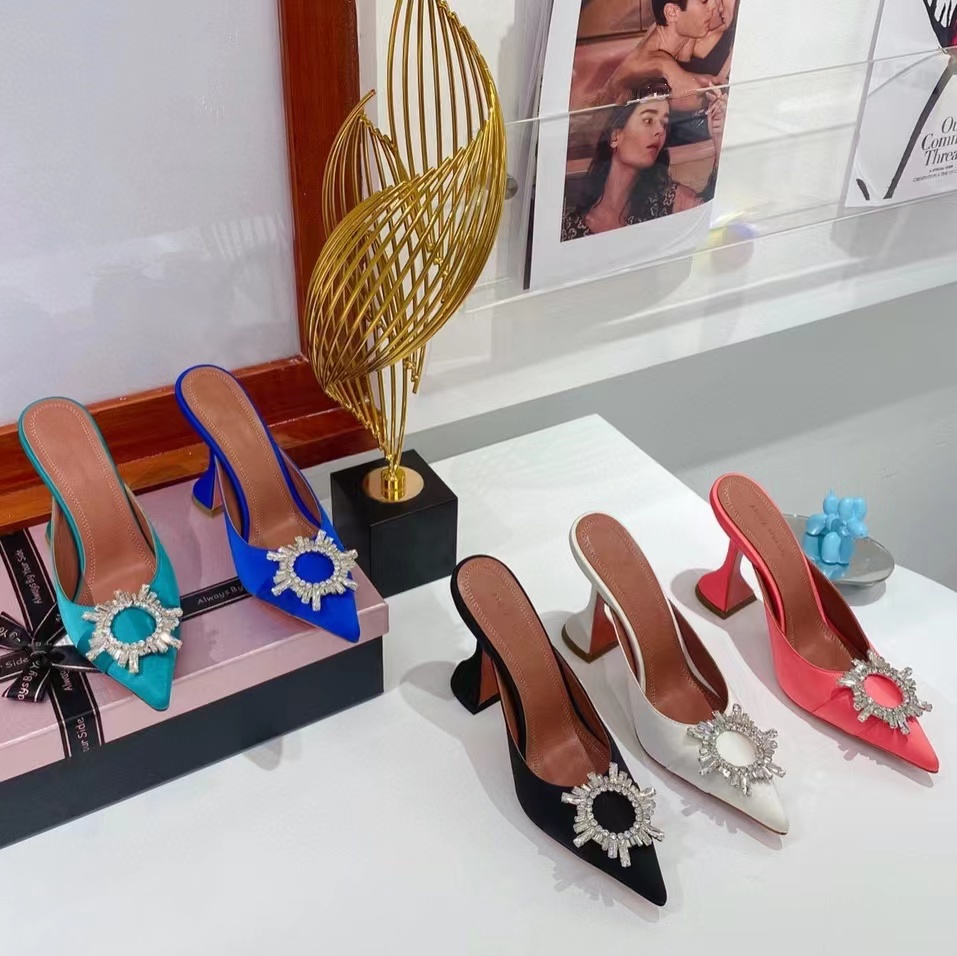 

Amina Muaddi Designer Heels Women sandals Classic heels diamond 100% leather womans Slippers wedding dress shoes sunflower Occupation Pure color Sexy with box