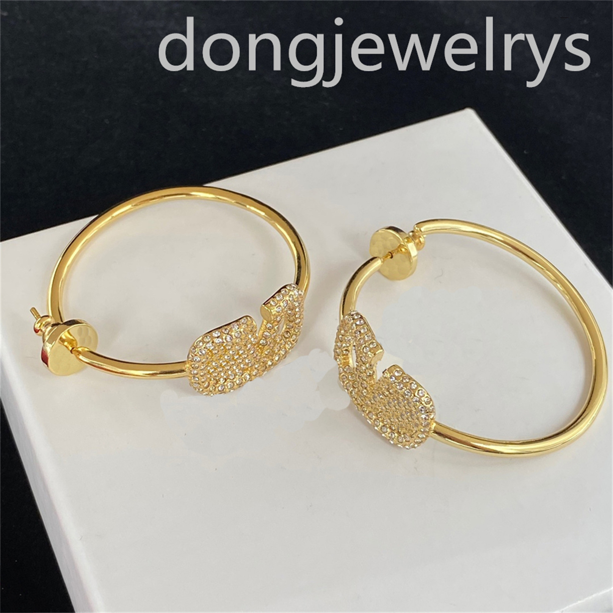 

Designer Vintage Link Chain Women Charm Bracelet Gold Fashion Jewelry Luxury Bracelet Ladies Dongjewelrys Classic Romantic Stainless Bracelets