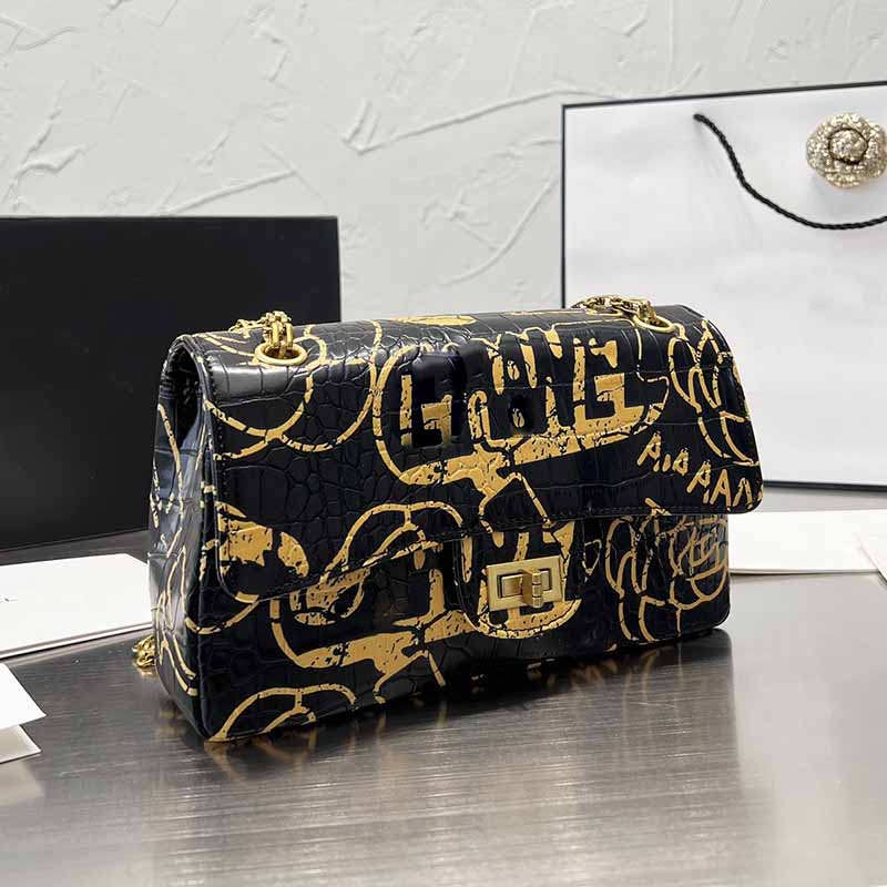 

Crocodile Leather Glitter Designer Bag Painted Alphabet Graffiti Crossbaoy Bags Gold-Tone Metal Chains Hardware Lock High Capacity Handbag D, Box