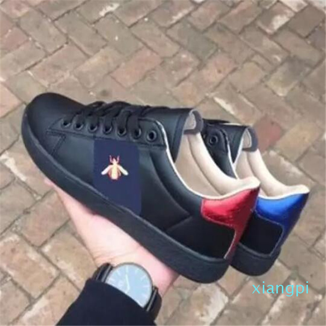 

Designers Shoes Fashion Wild Casual Sneakers Embroidery Men Women Trainers Couple Running Sports Shoes, Black