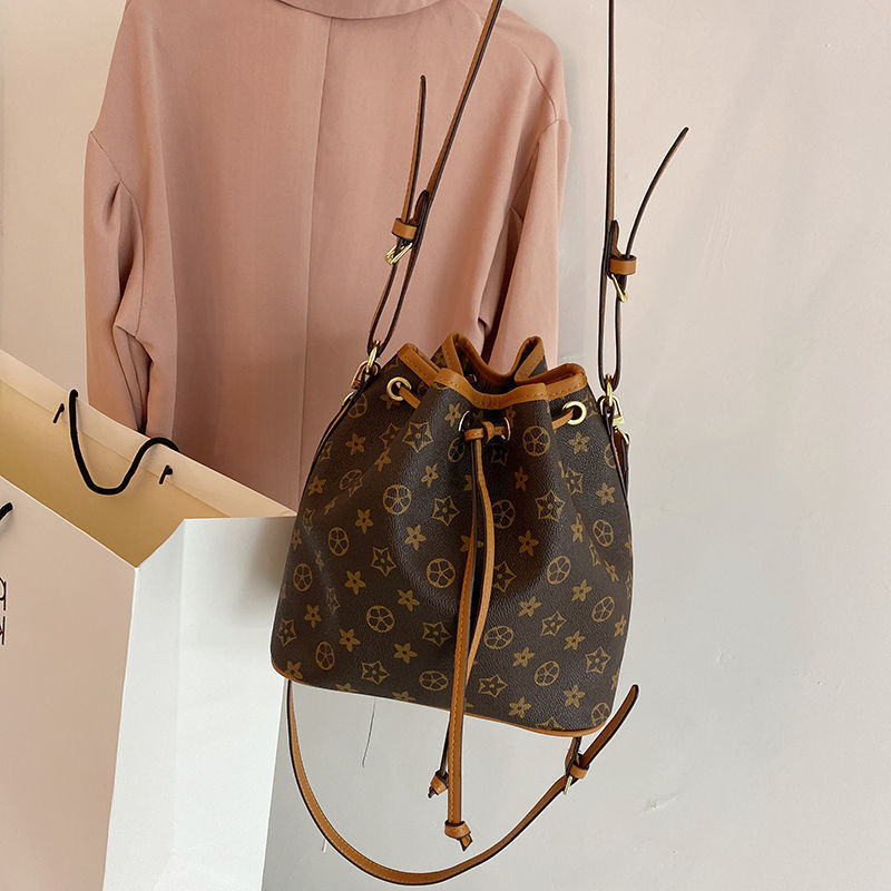 

Bucket Bag 2022 Designer New Single Messenger Female Shoulder Bags High Quality Handbags, Reading