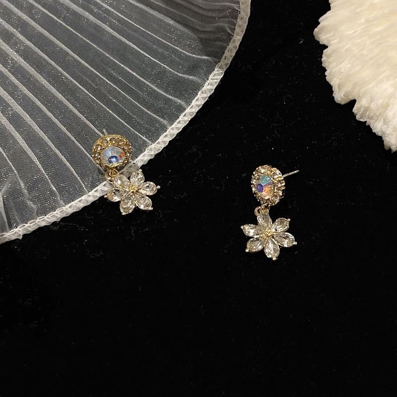 

Clip-on & Screw Back Fashion Ladies Rhinestone Pendant Earrings Long Oval Earring Bridal Engagement Wedding JewelryClip-on
