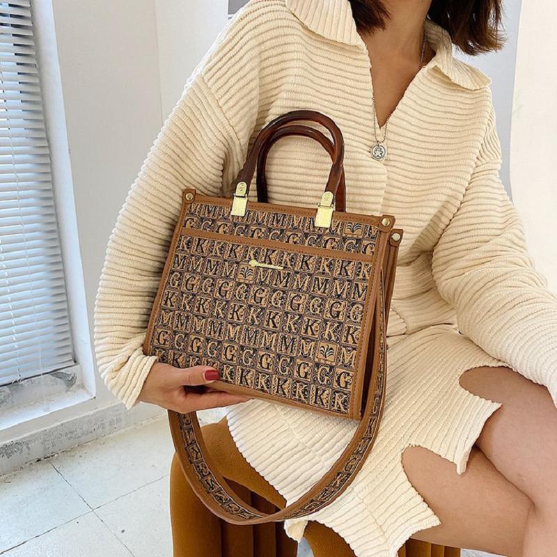 

Evening Bags Autumn Retro Classic Printed Letters Large Capacity Messenger Tote Leather Comfortable Shopping Woman's One Shoulder BagEve, Coffee