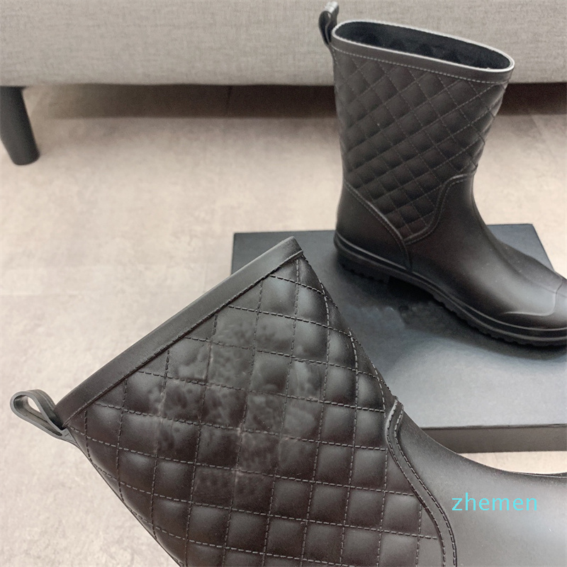 

Designer Boots Rainy Rain Boots Waterproof Long Tube Black Versatile Lightweight
