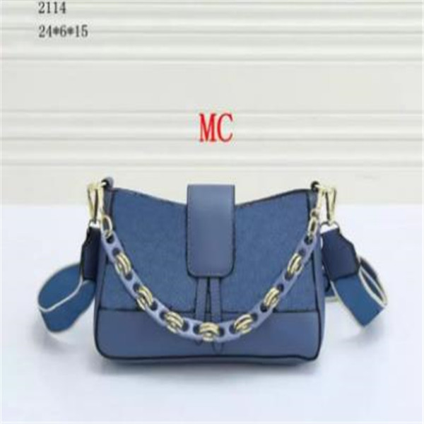 

2022 Women Fashion Shoulder Bags canvas leather Designers Messenger Bag Trip Postman Classic Handbag Briefcase Crossbody Good quality Wallet, Red