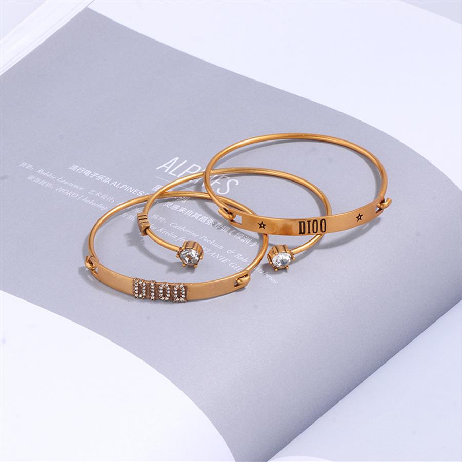 2019 New style fashion D bracelet metal letters hand chain for ladies collection luxurious design items jewelry accessories party272o