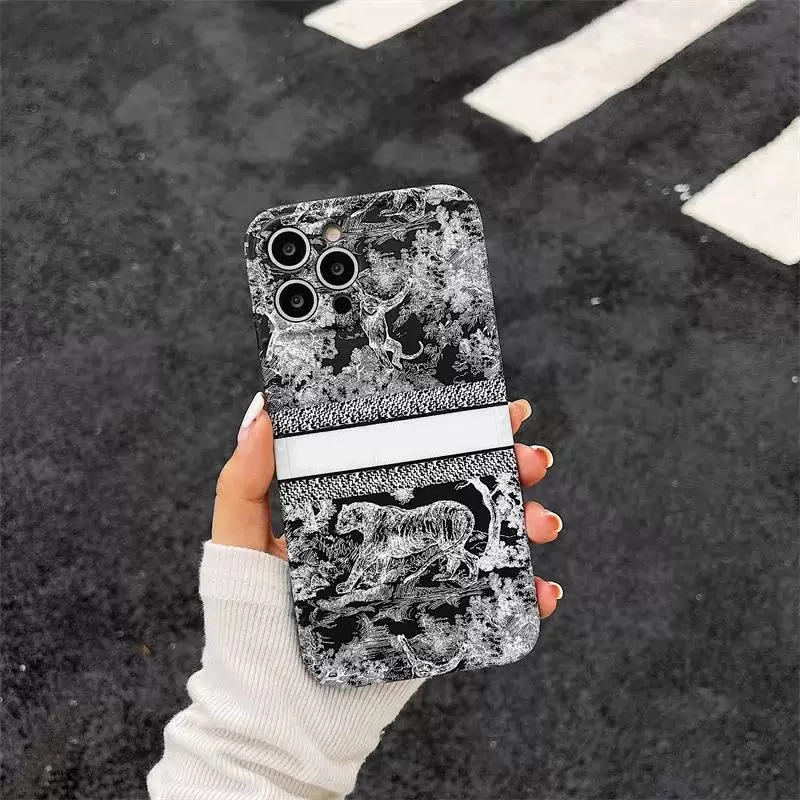 

Luxurys Designers iPhone Case For iphone 13 12 11 Pro Max 12 11 Promax 7/8 7p/8p x/xs Fashion Luxury Soft Back Cover, Black