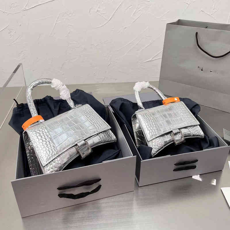 

Designer Balenciga Handbag Advanced Texture Bag Women 2022 Minority Foreign Style Fashion Hourglasss Women's Single Shoulder Messenger, Silver