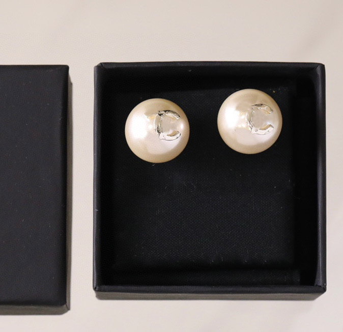 2022 Top quality Charm round shape stud earring with nature pearl beads in 18k gold plated for women wedding jewelry gift have box stamp PS4147A