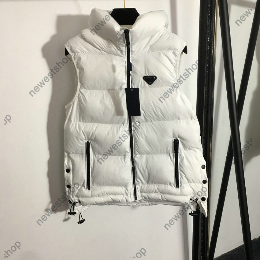 

2022 Men Women Vest Down Coat With Metal Badge Sleeveless Womens Designer Jackets Winter Keep Warm Outerwear Coats, Khaki