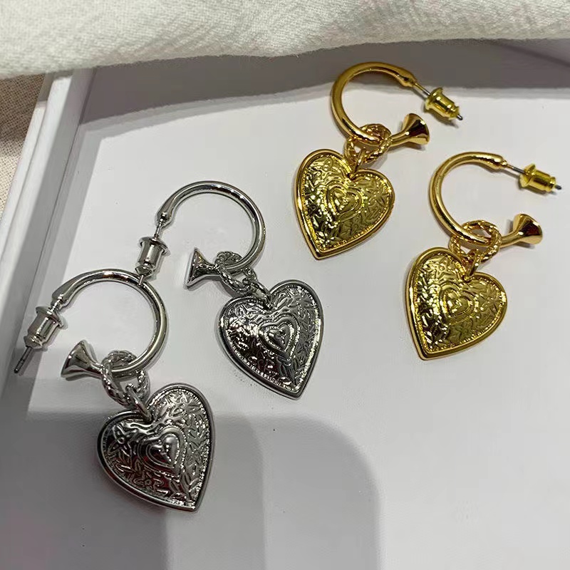 

Fashion Designer 925 Silver Huggie Heart Hoop Earrings for Women Geometric Love EarringPiercing Silver Jewelry Girls
