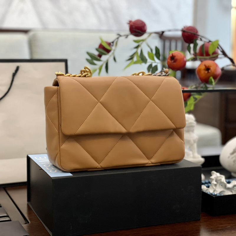 

2022Ss Brown 19 Series Classic Flap Quilted Lambskin Bags Gold Metal Hardware Chain Handle Totes Large Capacity Outdoor Sacoche Purse Luxury Designer Handbags 26CM, Box