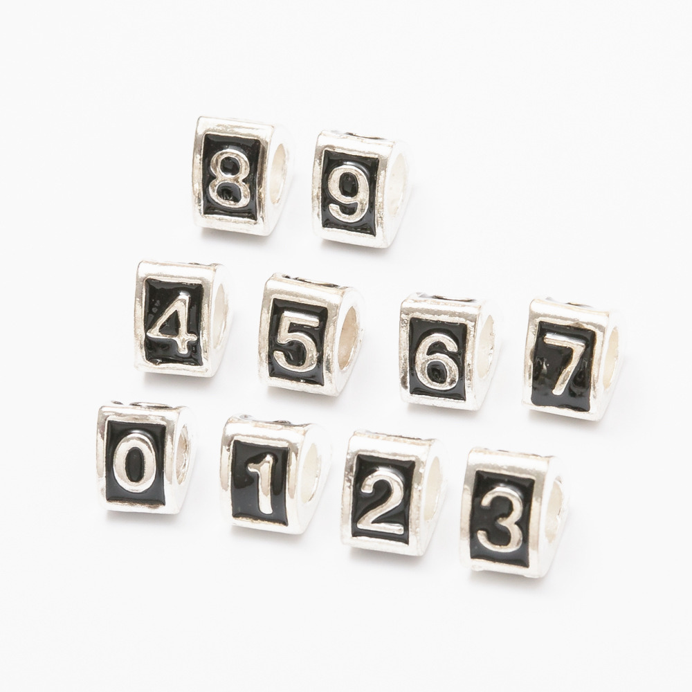 

10 Numbers Triangle Alloy Charm Bead Dripping 925 Silver Fashion Women Jewelry Stunning Design European Style For Pan DIY Bracelet 0 To 9