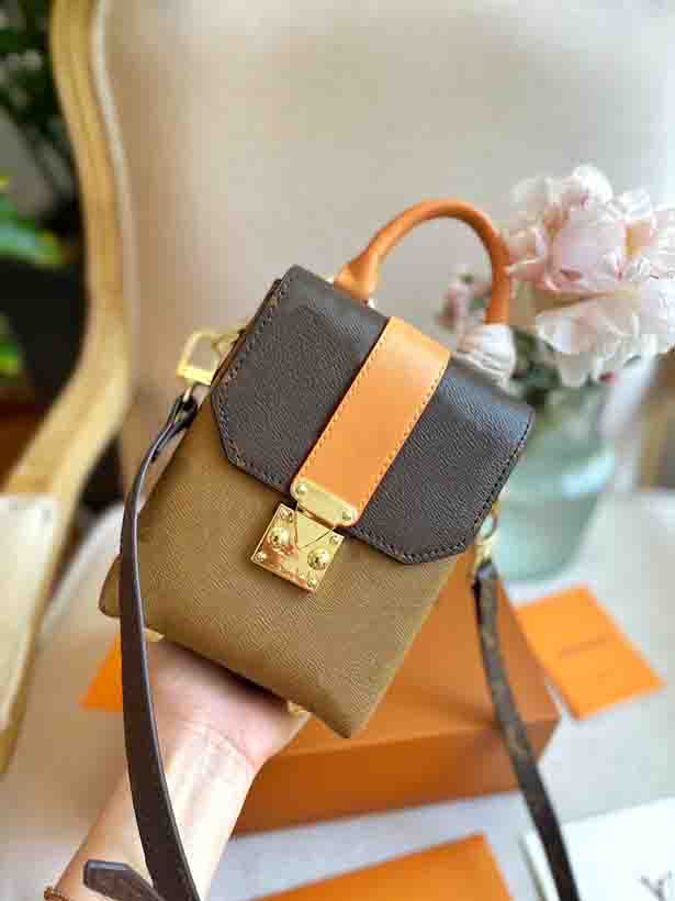 Designers Mini PETIT SAC PLAT Bags Genuine Leather Flower Handbags Purses Pochettes Fashion Womens Crossbody By The Pool Shoulder lady Tote Messenge