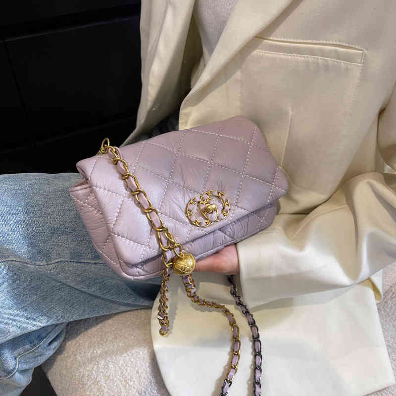 

2022 trendy Beibei Shangpin new Korean ins net red pure embroidered thread golden autumn chain single shoulder oblique span female bag, Black
