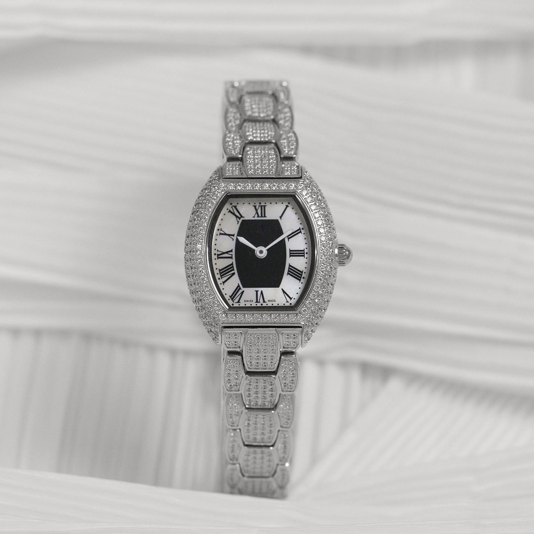 

Wristwatches Woman Designer Watch Wedding Party Fashion 18K Tonneau Diamonds Quartz Movement Sapphire Glass Watches, Black