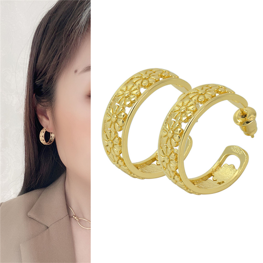 2022 Boucle d'oreille d'amour pour femmes Charms Stud Mode coréenne Luxe Love Bijoux Designer Boucles d'oreilles de haute qualité Fleur C Forme G