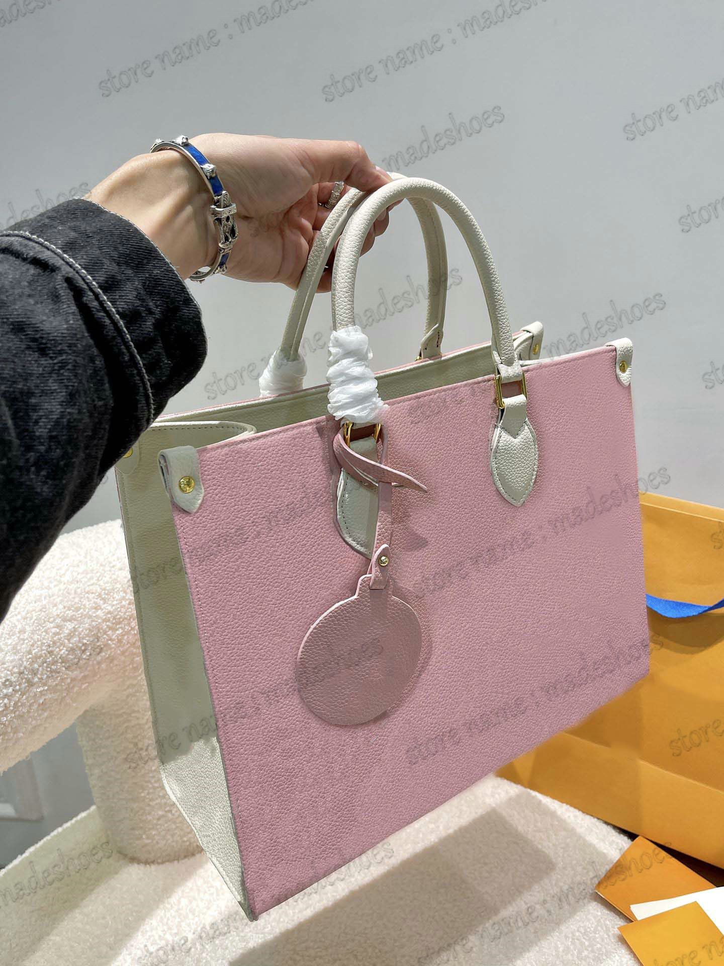 

2022SS SPRING IN THE CITY ONTHEGO MM Tote Bag Monograms On The Go 35cm Shoulder Bags Short Long 2 Straps Printed Embossed Grained Leather Khaki Green / Beige / Cream