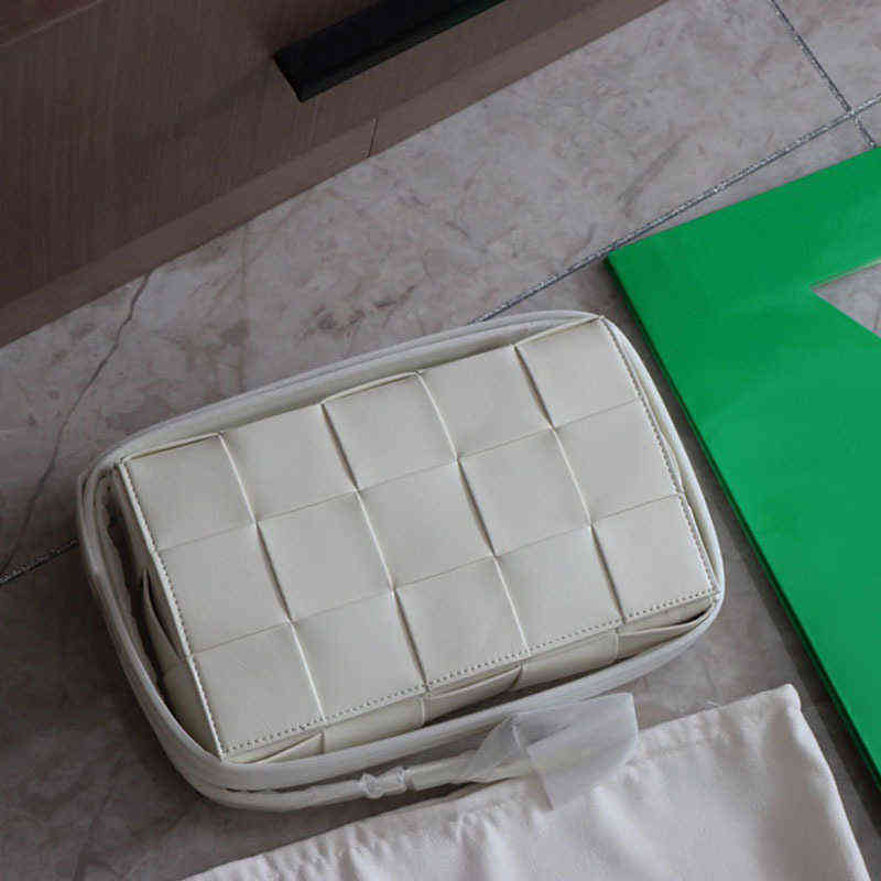 

Bag Female 2022 Plaid Woven Pillow Sier Triangle Buckle Single Shoulder Menger Small Square, White