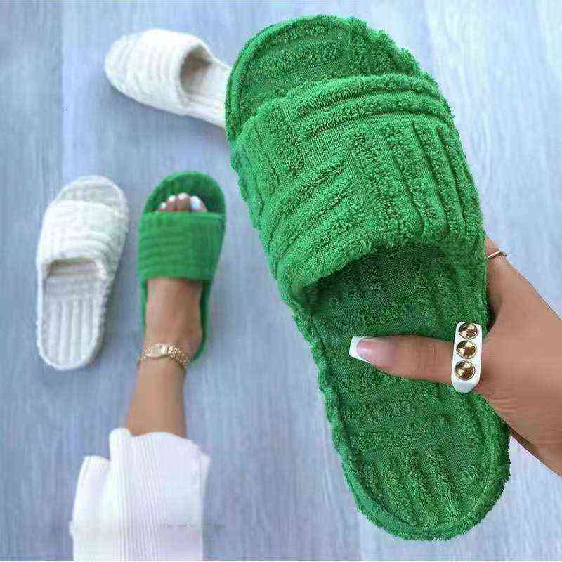 

Large One Line Thick Bottom Warm Wool Slippers Women's Embossed Towel Cotton, White