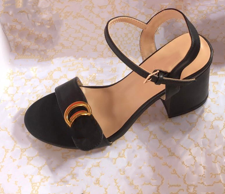 

Soft Ankle Strap Sandals slippers women wear fashionable and versatile 2021 new Thick heel sandal slippers, Red