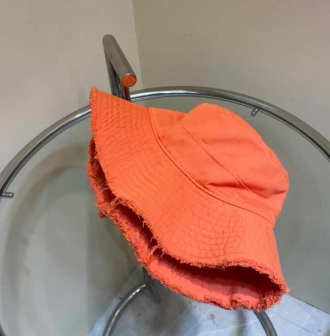 

22 women fashion Woman Wide Brim Hats Summer Le Bob Artichaut Bucket Hat Baseball Cap Designers